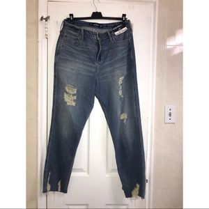 Hollister Ultra High-Rise Mom Jean